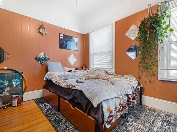 553 34Th St, Oakland CA 94609