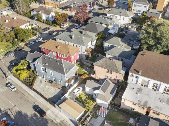 553 34Th St, Oakland CA 94609