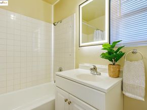 6630 Macarthur Blvd 2, Oakland CA 94605