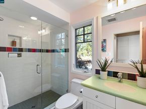 350 Pine Creek Rd, Walnut Creek CA 94598