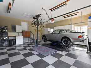 350 Pine Creek Rd, Walnut Creek CA 94598