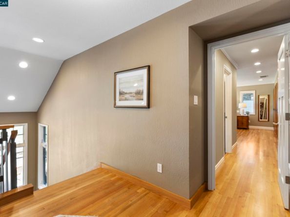 350 Pine Creek Rd, Walnut Creek CA 94598