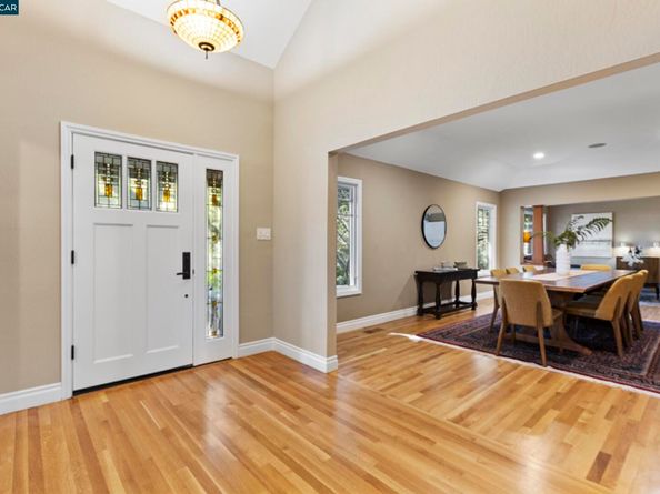 350 Pine Creek Rd, Walnut Creek CA 94598