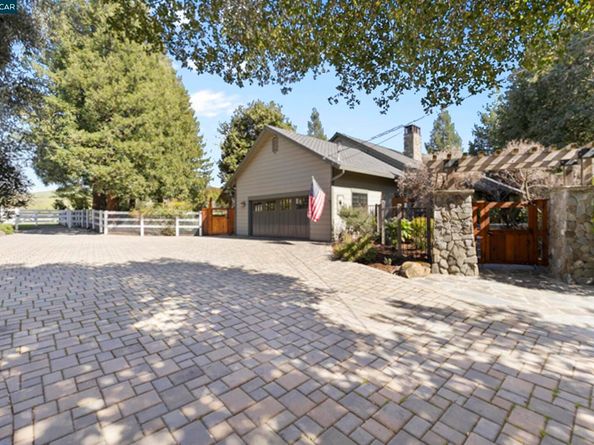 350 Pine Creek Rd, Walnut Creek CA 94598