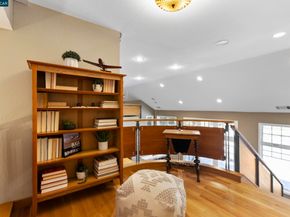 350 Pine Creek Rd, Walnut Creek CA 94598