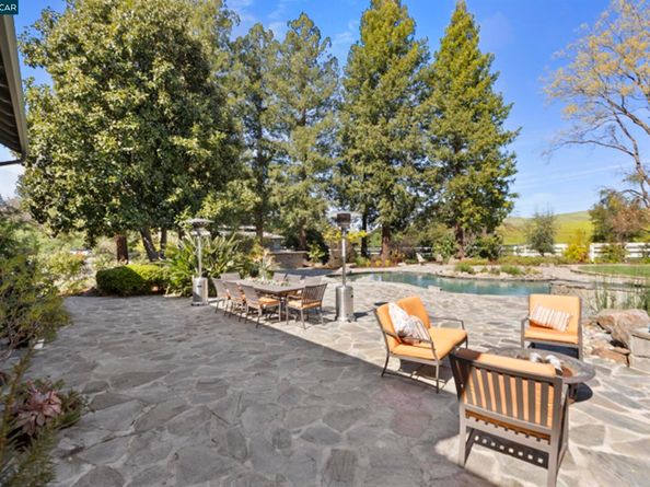 350 Pine Creek Rd, Walnut Creek CA 94598