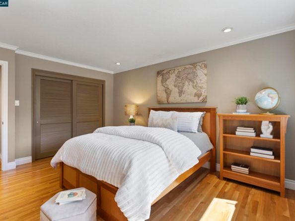 350 Pine Creek Rd, Walnut Creek CA 94598