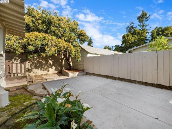 2550 Pleasant St, Oakland CA 94602