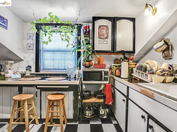 2550 Pleasant St, Oakland CA 94602