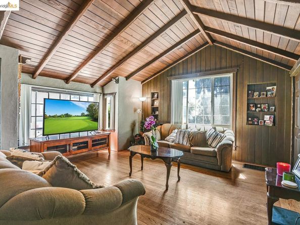 2550 Pleasant St, Oakland CA 94602