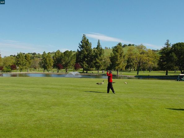 2425 Pine Knoll Dr 1, Walnut Creek CA 94595