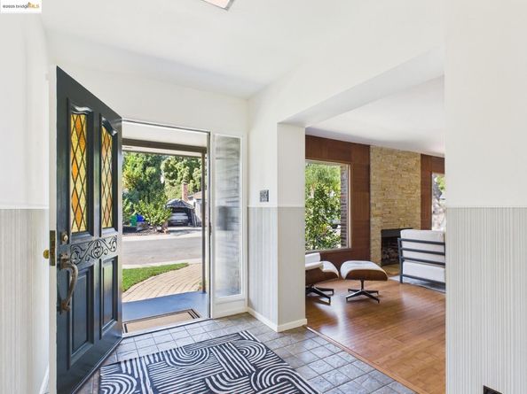 1162 136Th Ave, San Leandro CA 94578