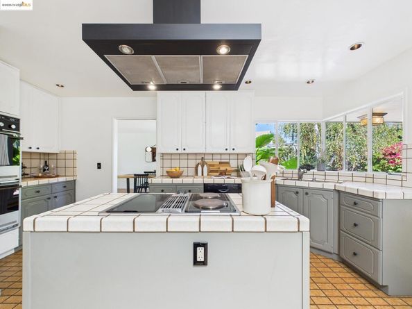 1162 136Th Ave, San Leandro CA 94578