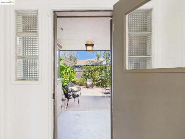 1162 136Th Ave, San Leandro CA 94578