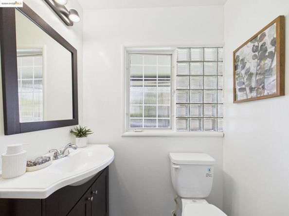1162 136Th Ave, San Leandro CA 94578
