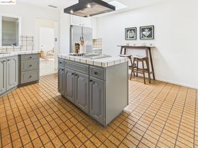 1162 136Th Ave, San Leandro CA 94578