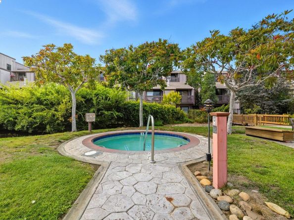2101 Shoreline Dr 233, Alameda CA 94501