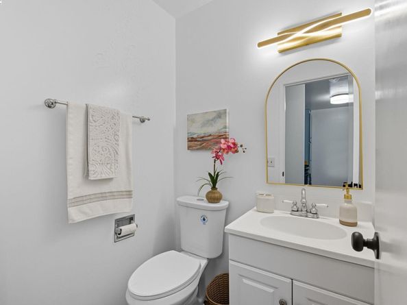 2101 Shoreline Dr 233, Alameda CA 94501