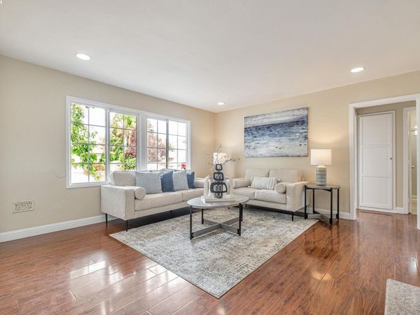 32306 Ithaca St, Hayward CA 94544