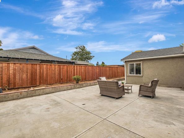 32306 Ithaca St, Hayward CA 94544