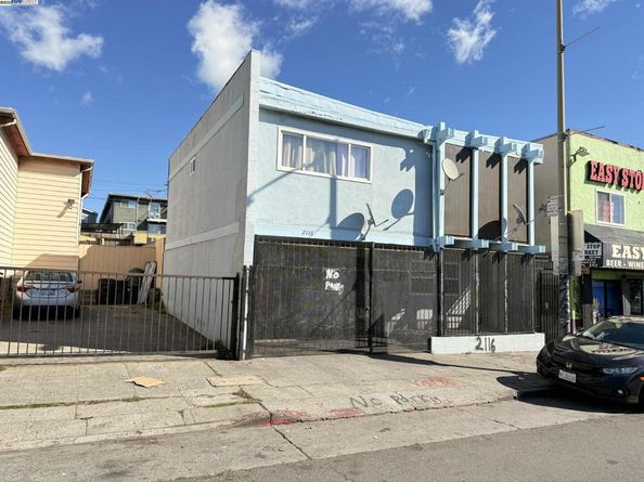 2116 International Blvd, Oakland CA 94606