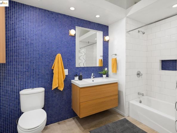 730 29th Street 107, Oakland CA 94609
