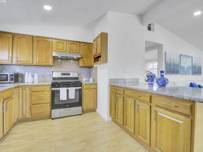 2072 Everglade St, Hayward CA 94545