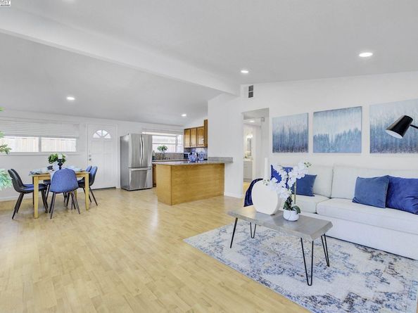 2072 Everglade St, Hayward CA 94545