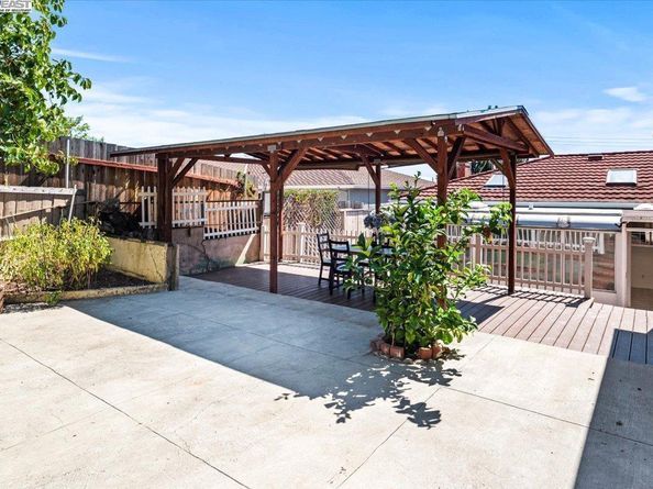 1876 Benedict Dr, San Leandro CA 94577