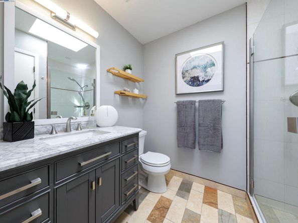 44 Lodato Ave Apt 212, San Mateo CA 94403