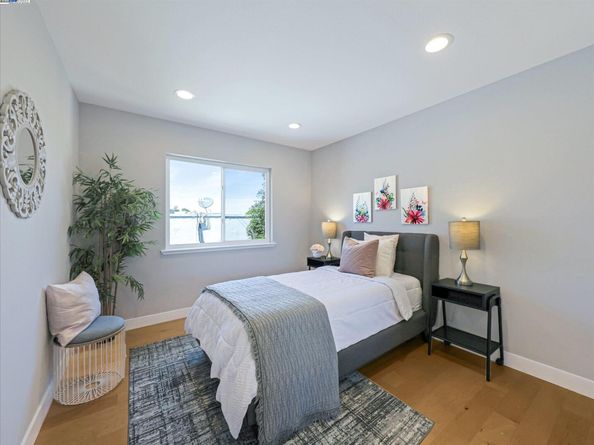 44 Lodato Ave Apt 212, San Mateo CA 94403