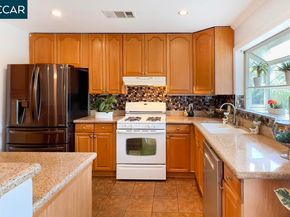 909 Santa Lucia Dr, Pleasant Hill CA 94523