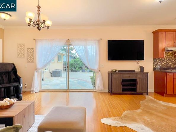 909 Santa Lucia Dr, Pleasant Hill CA 94523