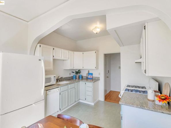 848 Stannage Ave 11, Albany CA 94706