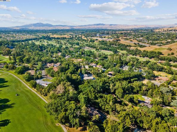 391 Oak Ln, Pleasanton CA 94566