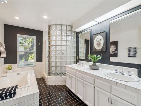 391 Oak Ln, Pleasanton CA 94566