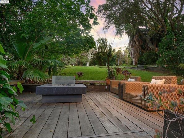 391 Oak Ln, Pleasanton CA 94566