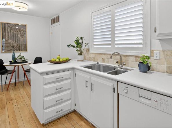 97 Clarewood Ln, Oakland CA 94618