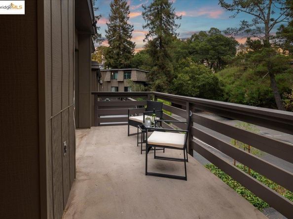 97 Clarewood Ln, Oakland CA 94618