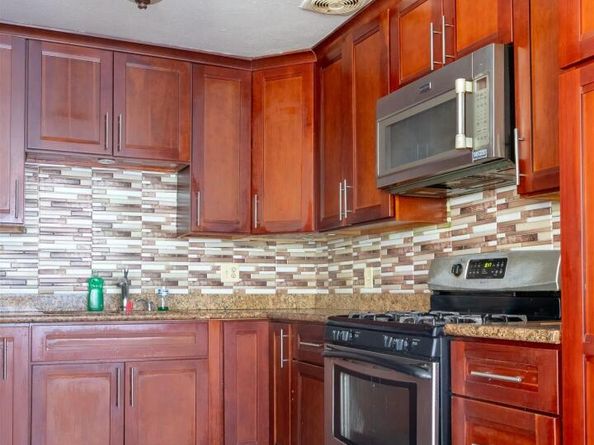 9318 Olive St, Oakland CA 94603