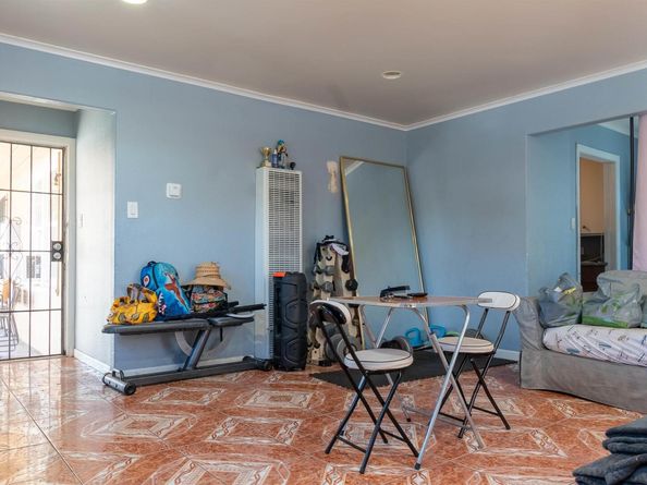 9318 Olive St, Oakland CA 94603