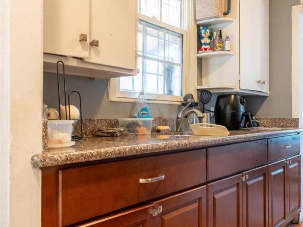 9318 Olive St, Oakland CA 94603