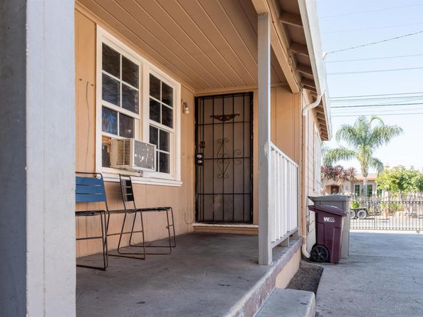 9318 Olive St, Oakland CA 94603