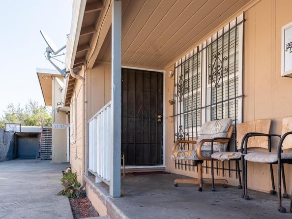 9318 Olive St, Oakland CA 94603