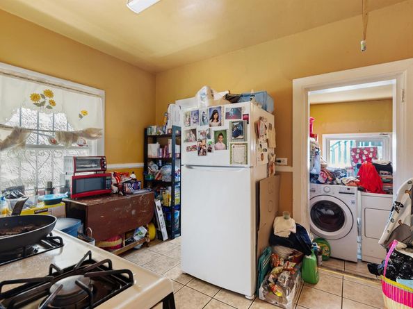 845 Isabella Street, Oakland CA 94607