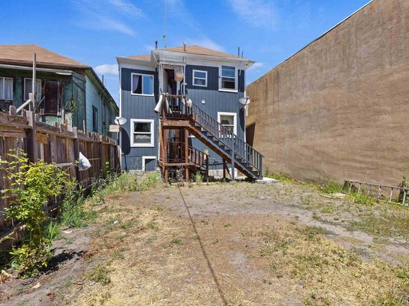 845 Isabella Street, Oakland CA 94607