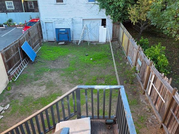 845 Isabella Street, Oakland CA 94607