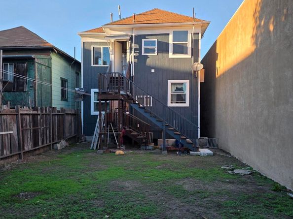 845 Isabella Street, Oakland CA 94607