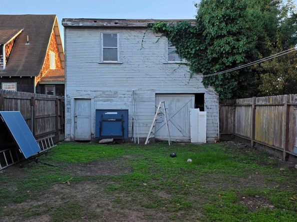 845 Isabella Street, Oakland CA 94607