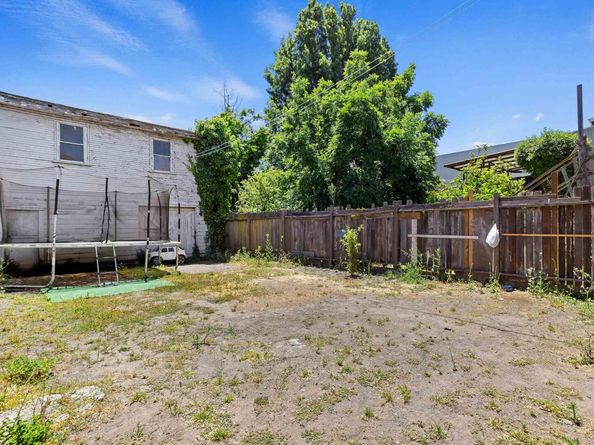 845 Isabella Street, Oakland CA 94607
